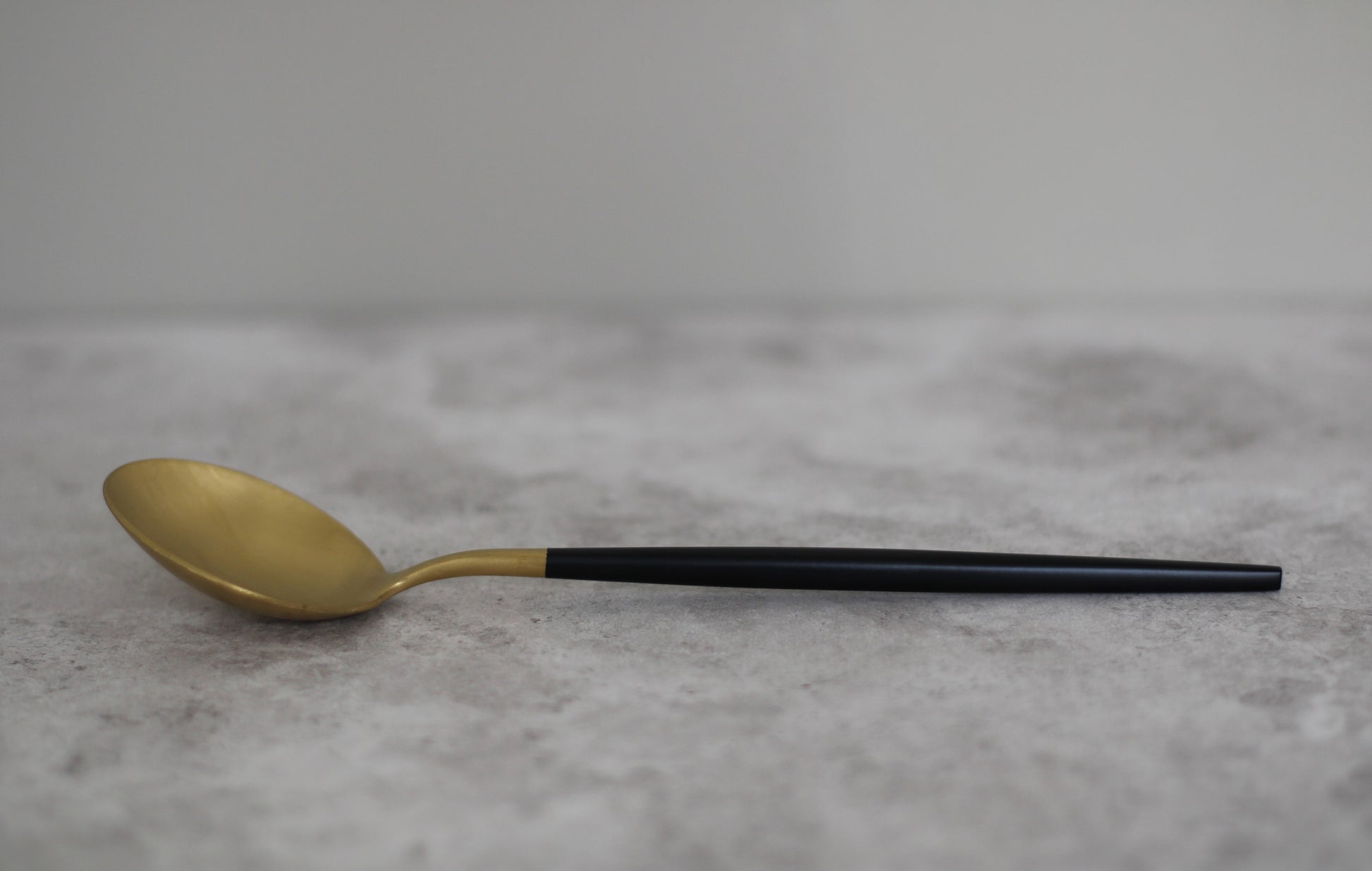 Black and Gold Stainless Steel Serving Spoon 22x5cm