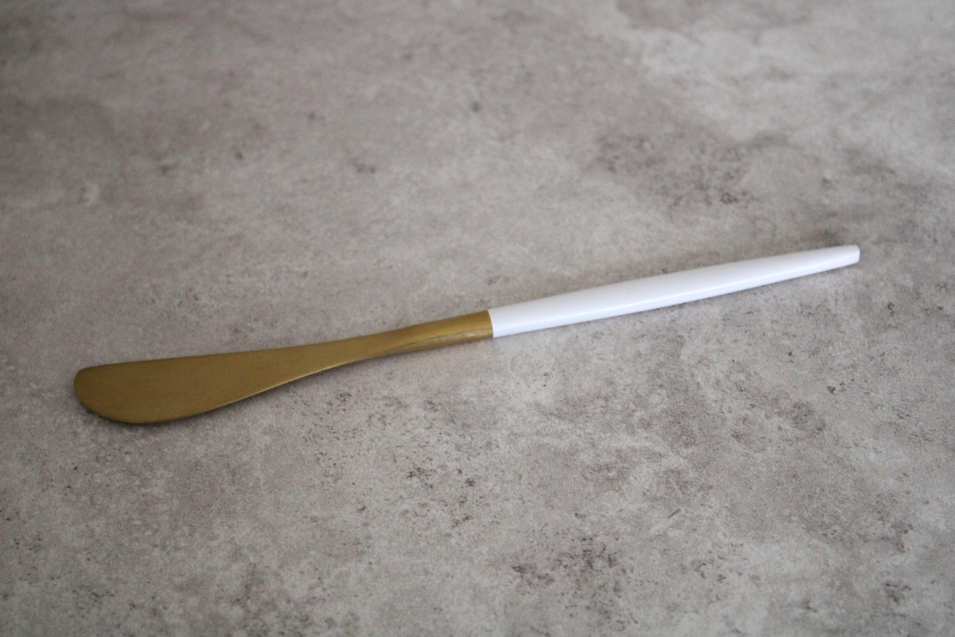 White and Gold Stainless Steel Butter Knife - 17cm