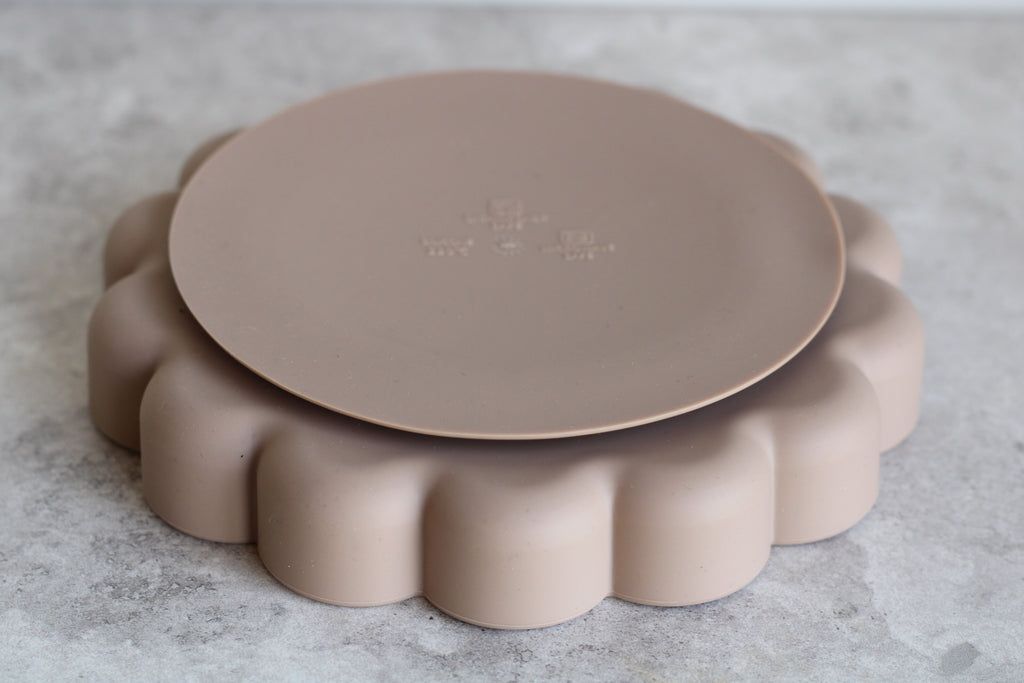 Taupe Children's 3 piece suction plate set