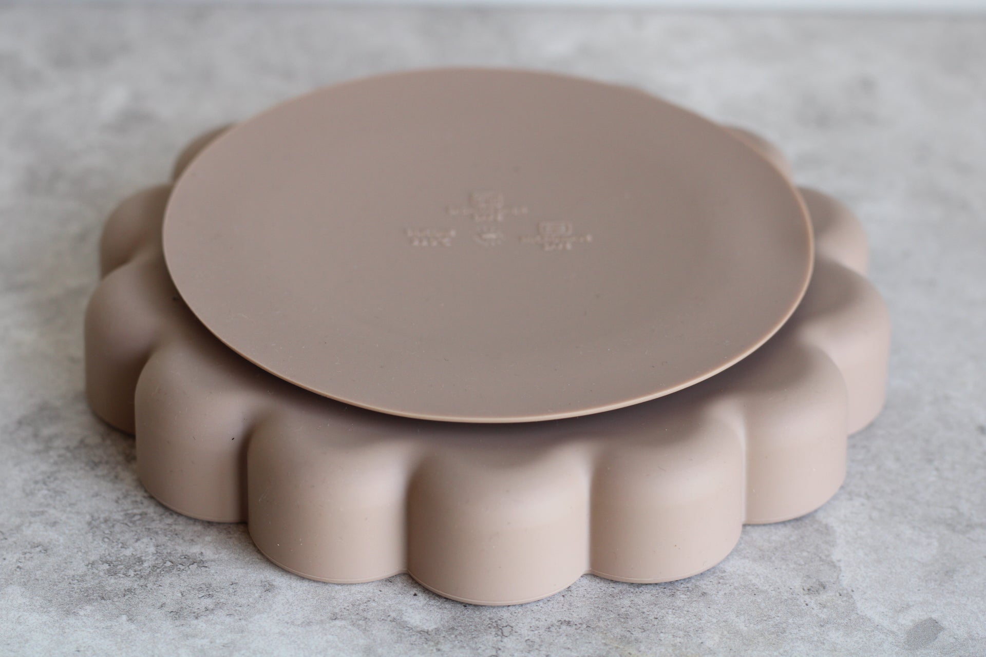 Taupe Children's 3 piece suction plate set